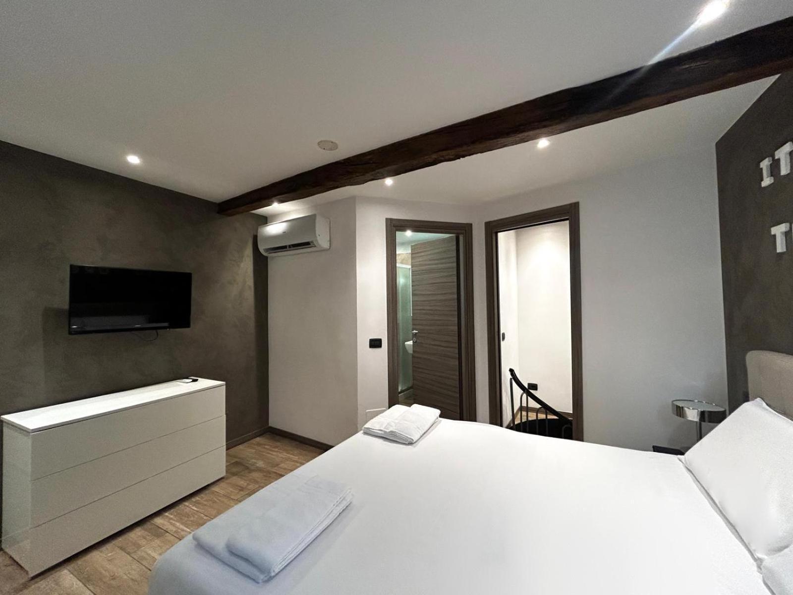 Leonardo Duplex Apartment Milan Exterior photo